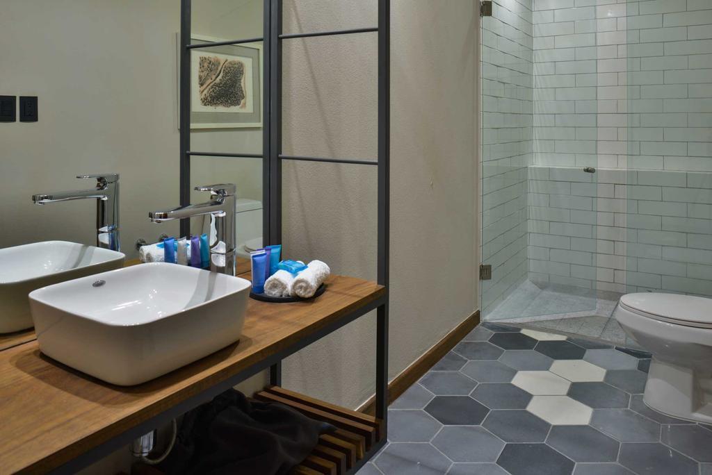 Hotel Criol Querétaro Exteriér fotografie Bathroom